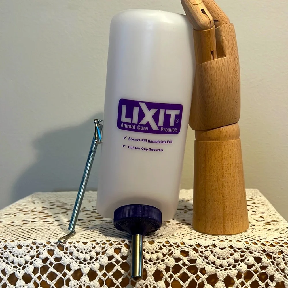 Lixit deluxe rabbit or other small pets water bottle